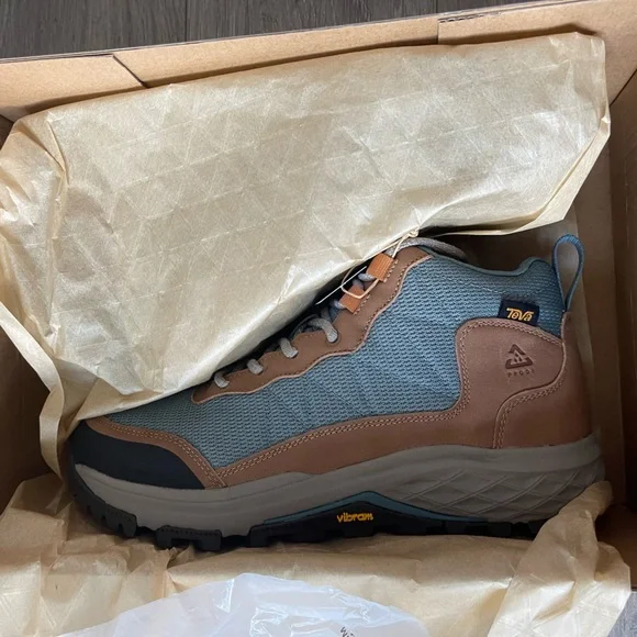 Teva Ridgeview Mid Boots - Picture 3 of 3